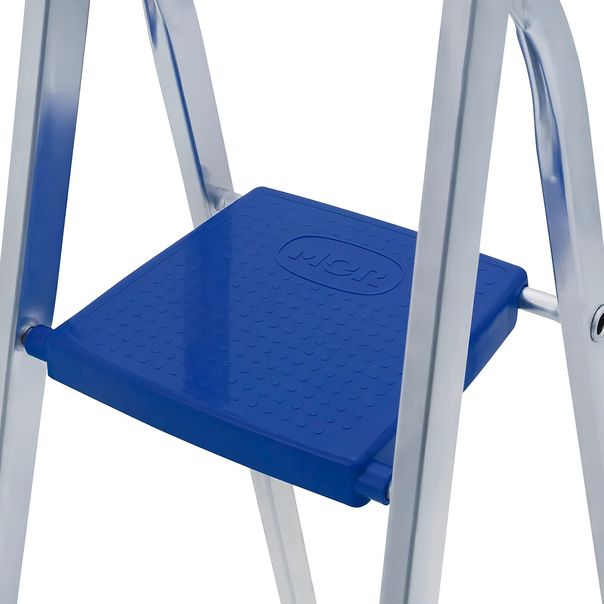 Escalera De Aluminio Tijera 6 Escalones Mor Plegable 5104 Base Antideslizante, Traba De Seguridad. Ultimo Escalon Como Plataforma Y Soporte De Aluminio Para Sujetarse - Imagen 7