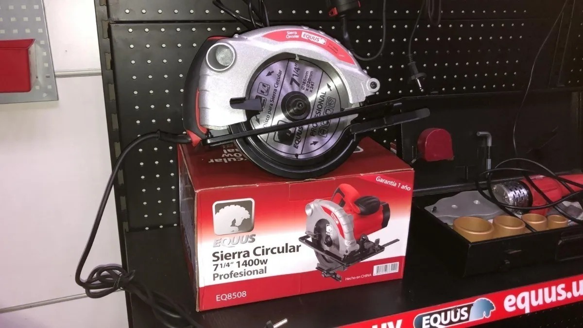 Sierra Circular Equus 7 1/4 1400w Profesional Con Disco + Lent - Imagen 5