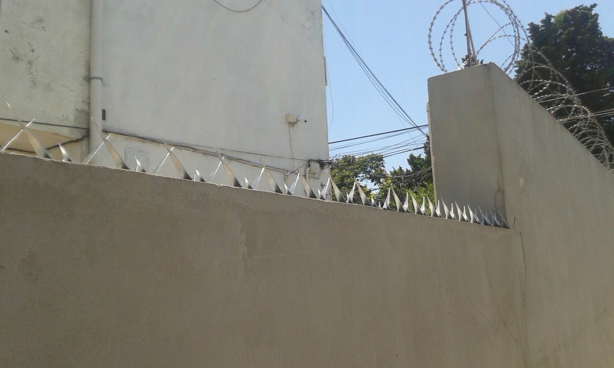 Pinchos O Puas De Seguridad Para Muro En Acero Inoxidable - Imagen 3