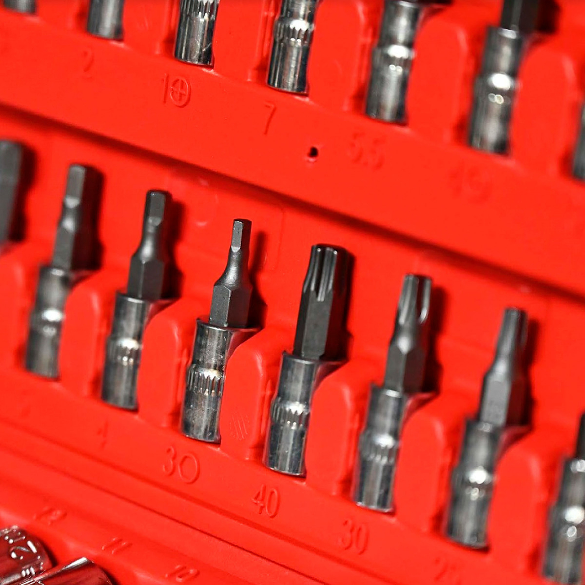 Juego De Dados Nappo 46 Piezas Llaves Cricket Maletín Rojo/ Negro - Imagen 3