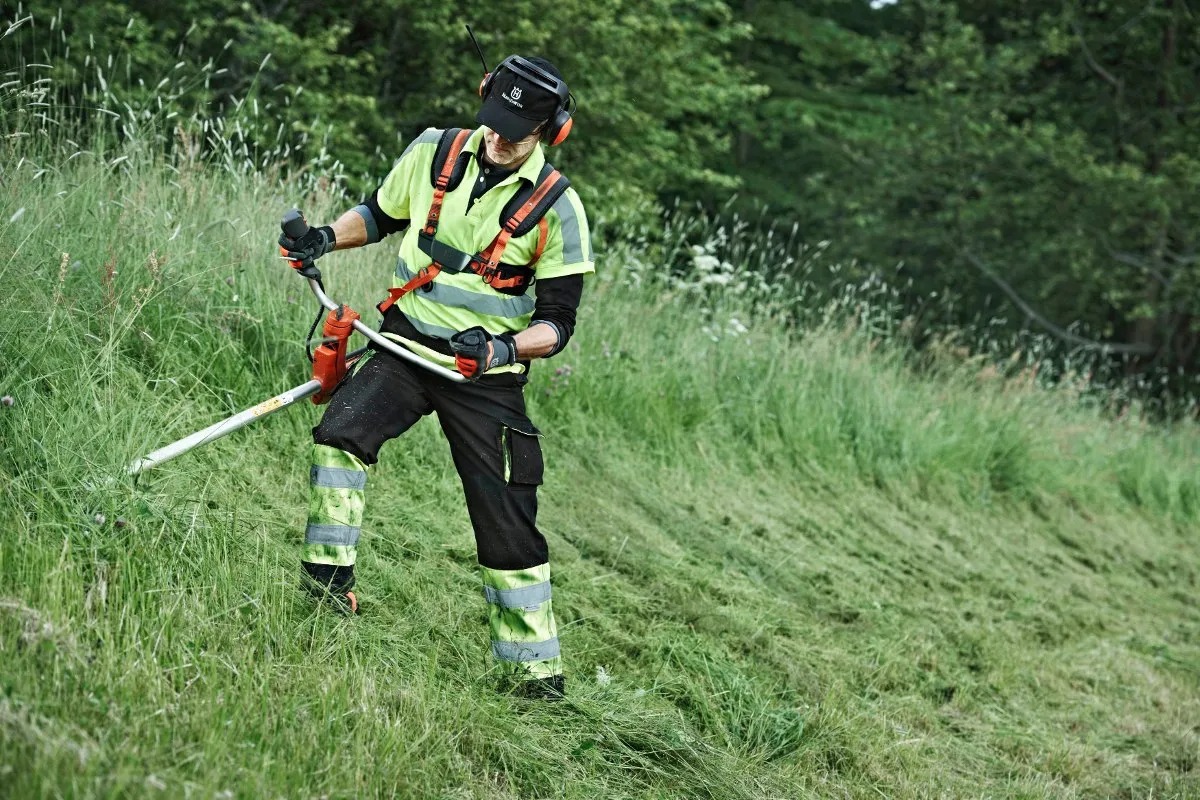 Desmalezadora Forestal Nafta Jardin Husqvarna +obsequios Tyt - Imagen 4