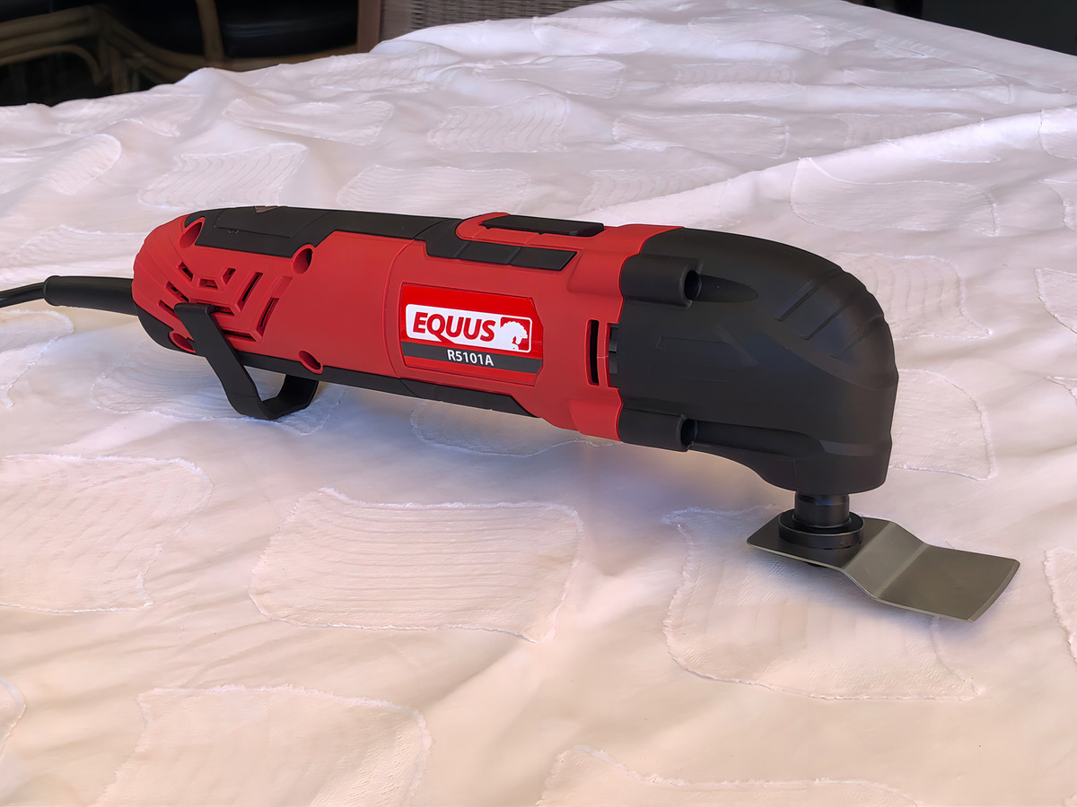 Sierra Multifunción Oscilante Equus 300w Uso Profesional Color Rojo Frecuencia 50hz - Imagen 2