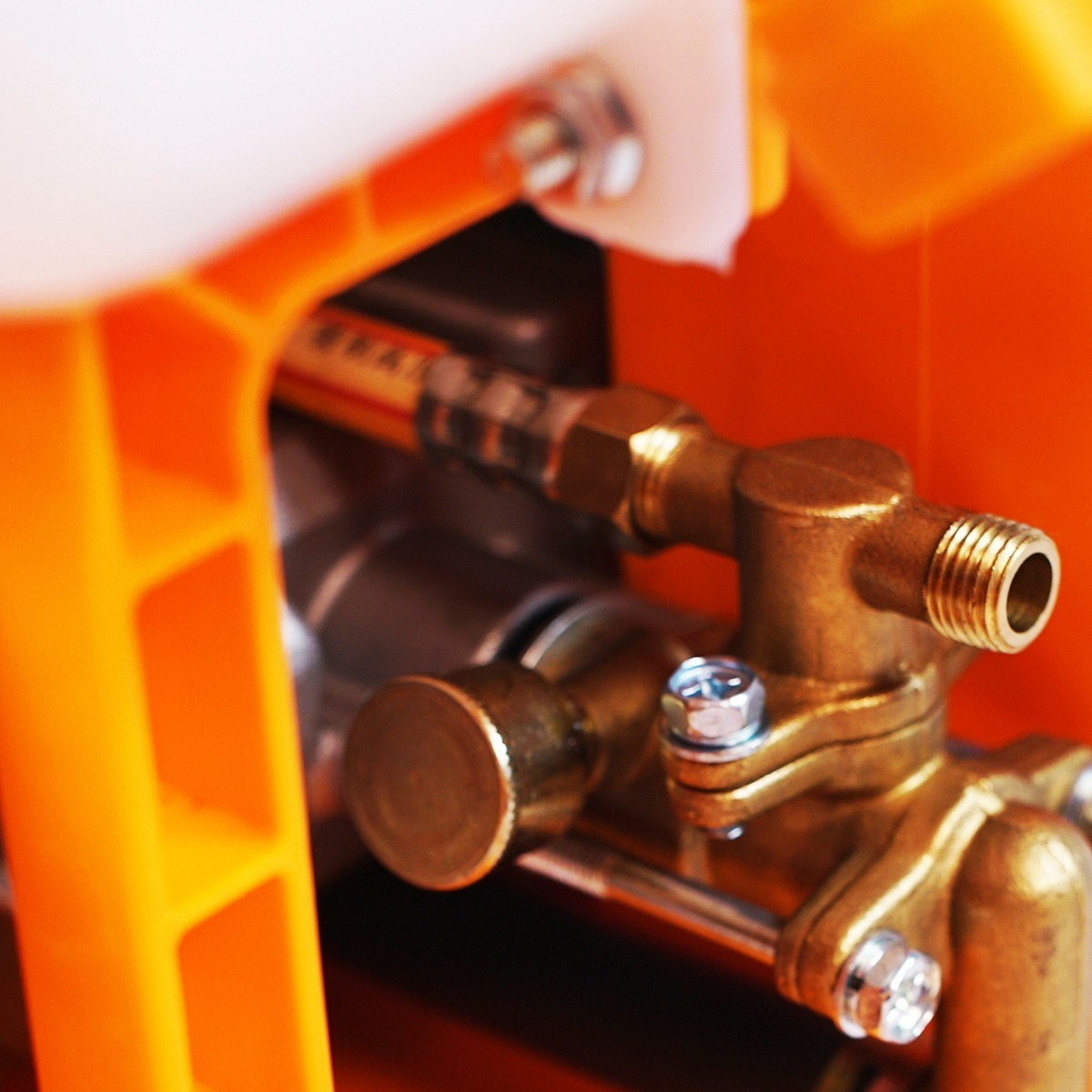 Fumigadora Pulverizador Mochila Nafta 26cc 25 Lts Lusqtoff Color Naranja Lj-p26 Mm - Imagen 5