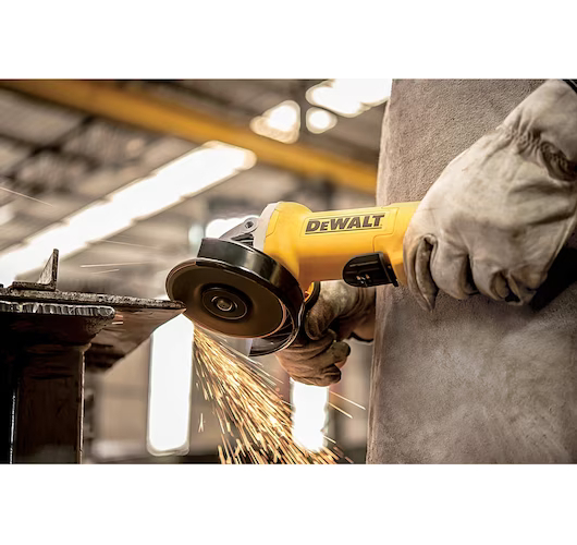 Amoladora Angular Dewalt Profesional Dwe4212-b2 De 50 hz Color Amarillo 1.2 kw 220 v + Accesorio - Imagen 2