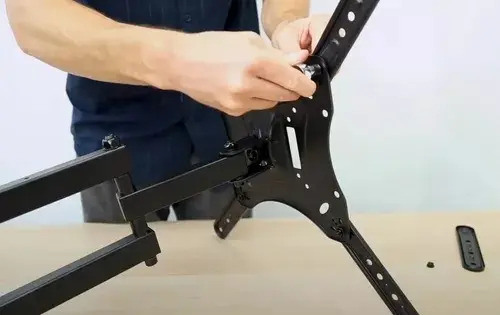 Soporte Tv Articulado Inclinable Giratorio para Pantallas de 14 a 55 y 18 kg - Imagen 5